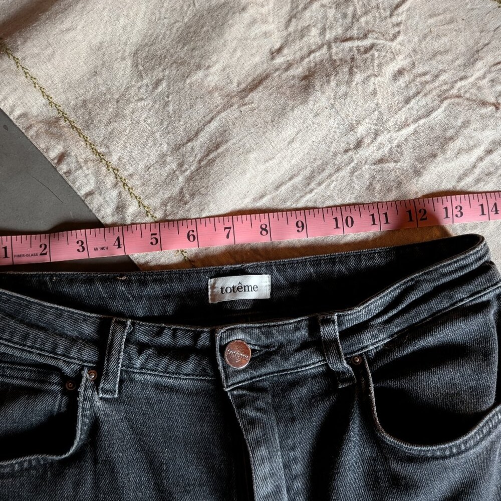 Toteme Standard Jeans | faded black - Picture 5 of 16